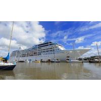 6380 Kreuzfahrtschiff AZAMARA JOURNEY Schleuse Brunsbuettel | 